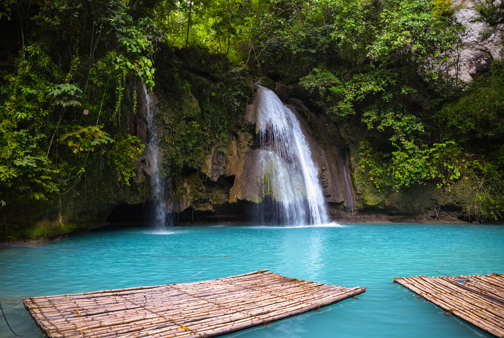 Big waterfall in philippine by RP Franck: www.franckrp-photographe.com Kawasan Waterfalls Cebu photo